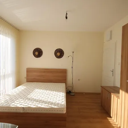 Arendoo In Flores Park Apartment *