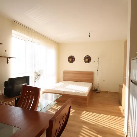 Arendoo In Flores Park Апартамент
